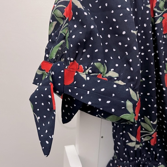 Blush off the shoulder flower dress - Picture 2 of 6